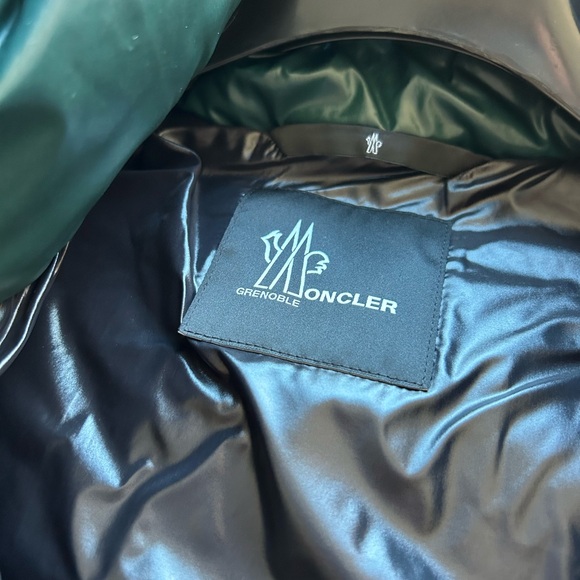 Moncler Grenoble men’s green winter jacket. Can be used for skiing. - Picture 2 of 4
